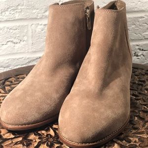 Antonio Melani suede ankle boots-size 7